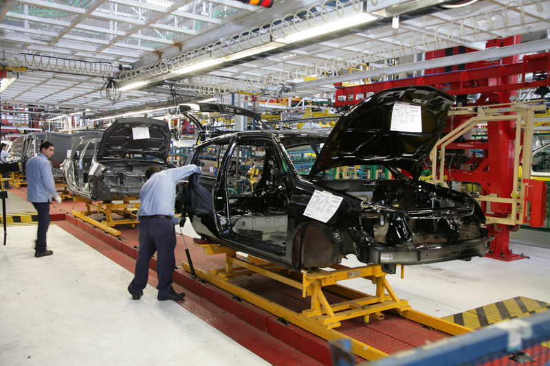 2015-04-06-renault-invierte-100-millones-de-dolares-en-santa-isabel-01