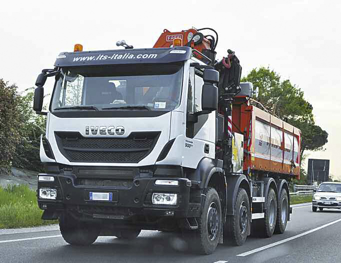 vp-68-el-camion-iveco-trakker-06