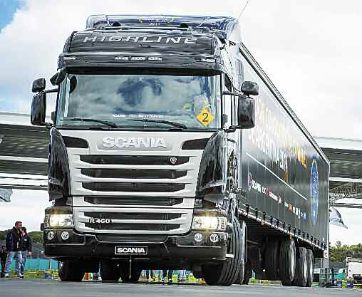 pes-75-scania-puso-en-marcha-el-driver-competition-01