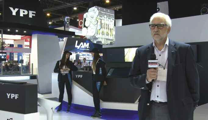 pes-82-ypf-con-tres-productos-icono-en-automechanika-01