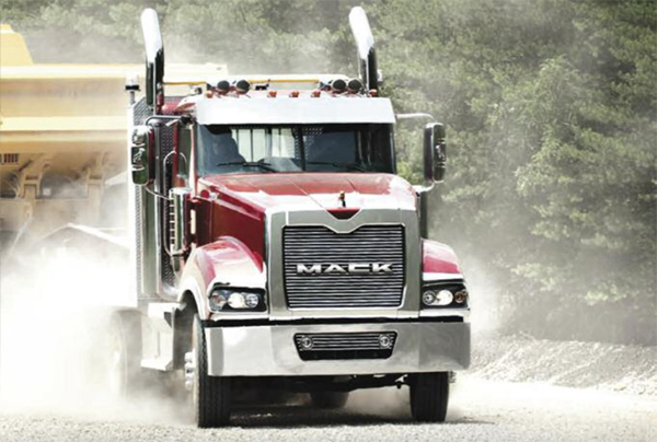 pes-88-el-camion-titan-mack-03