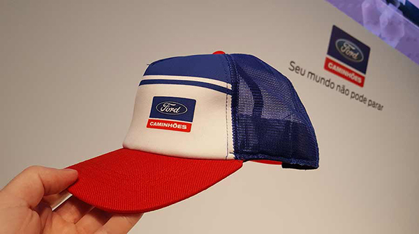 tape-2017-11-17-una-gorra-con-alerta-de-sueno-01