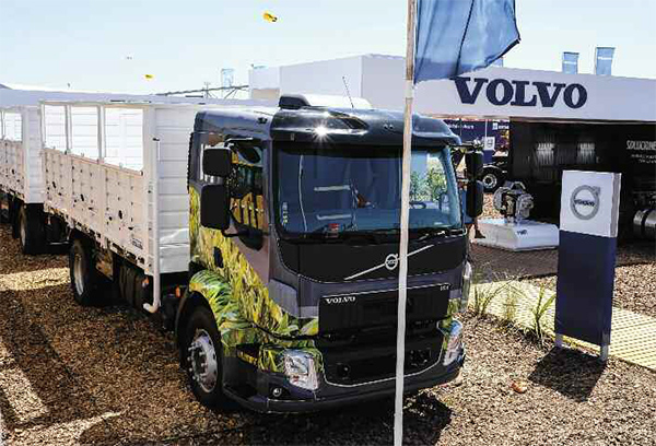 pes-97-volvo-trucks-anticipa-nuevas-configuraciones-y-llega-con-ofertas-exclusivas-a-expoagro-01