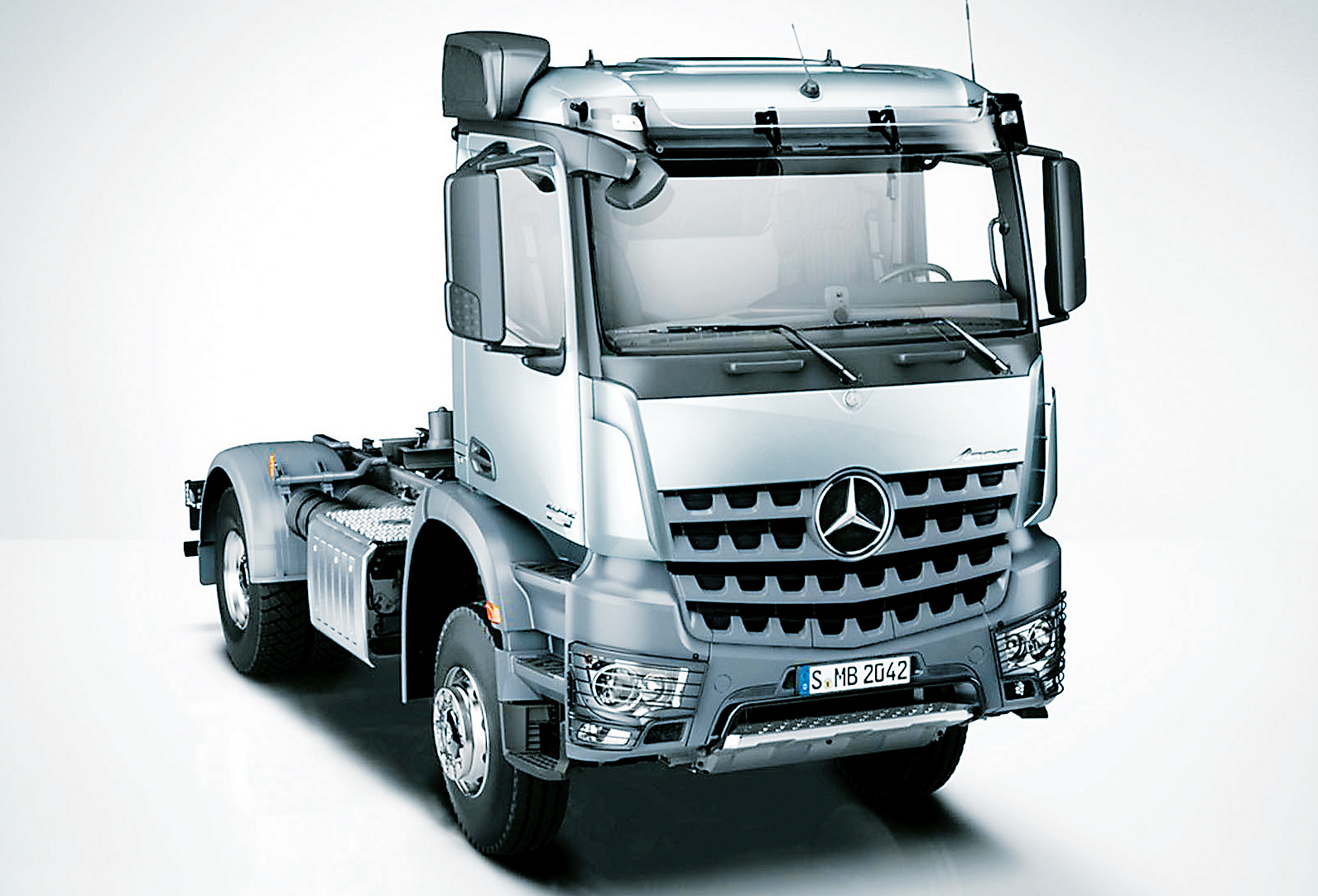 pes-49-el-nuevo-arocs-mercedes-benz-02