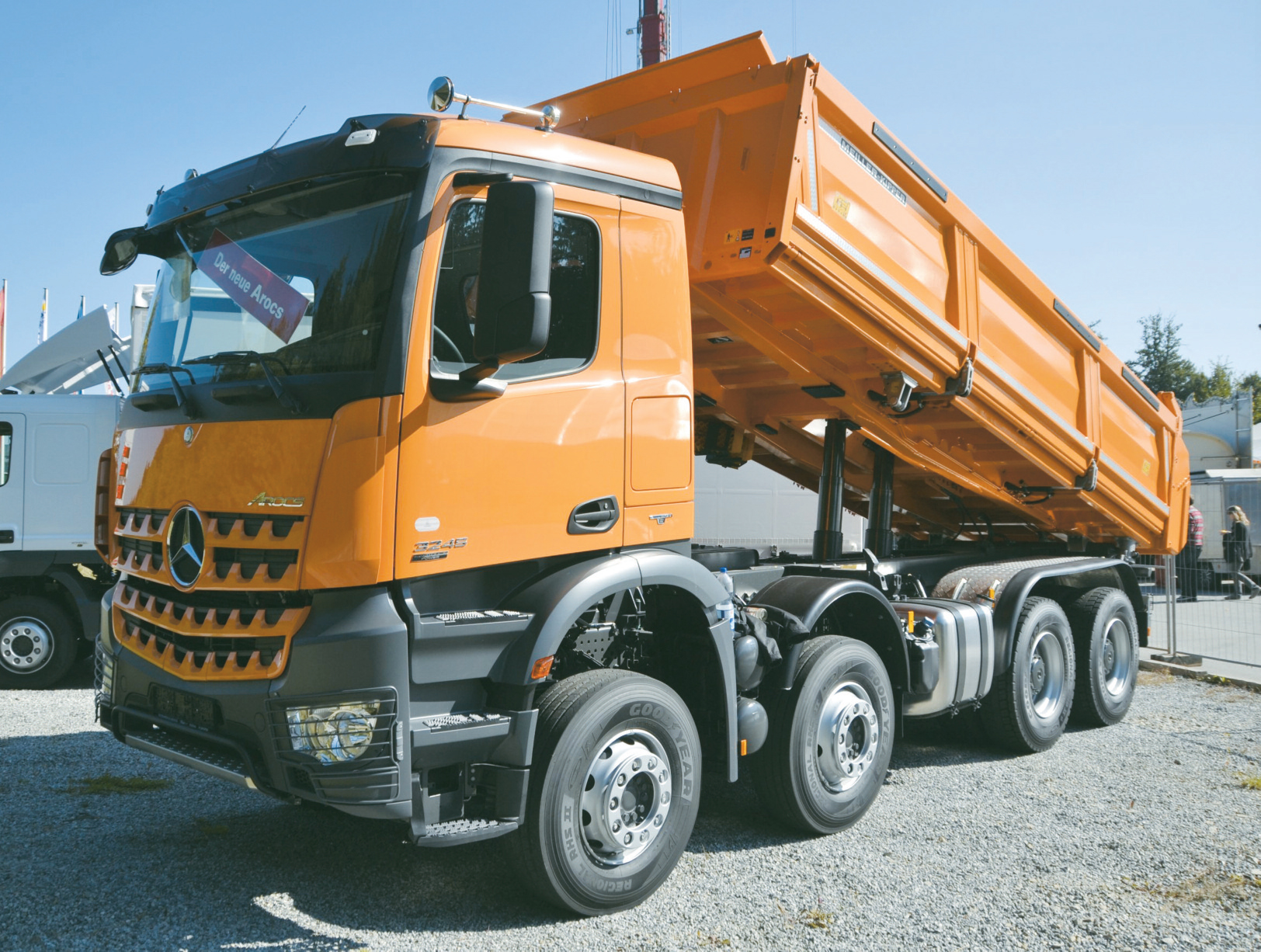 pes-49-el-nuevo-arocs-mercedes-benz-03