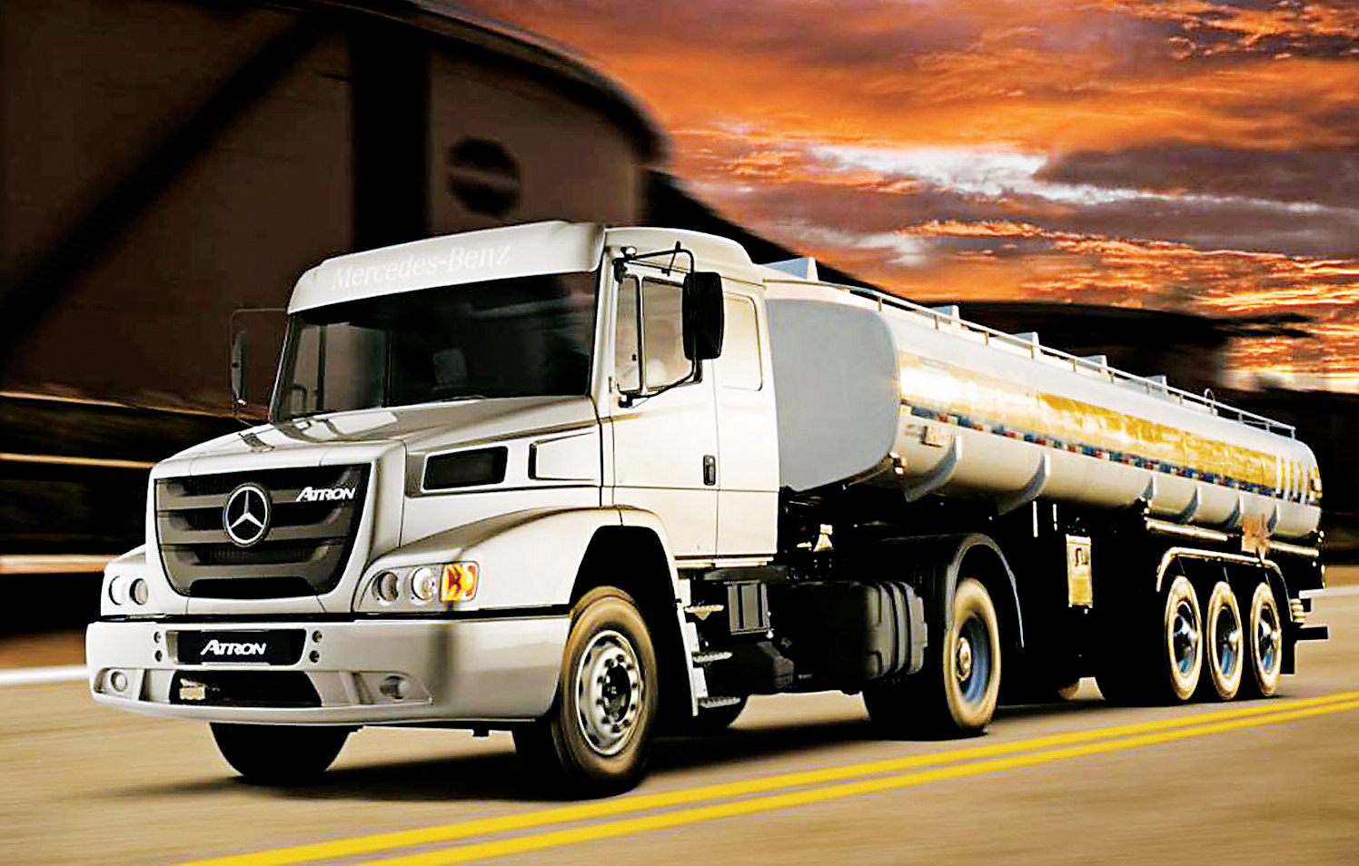 pes-50-el-nuevo-mercedes-benz-atron-1624-01