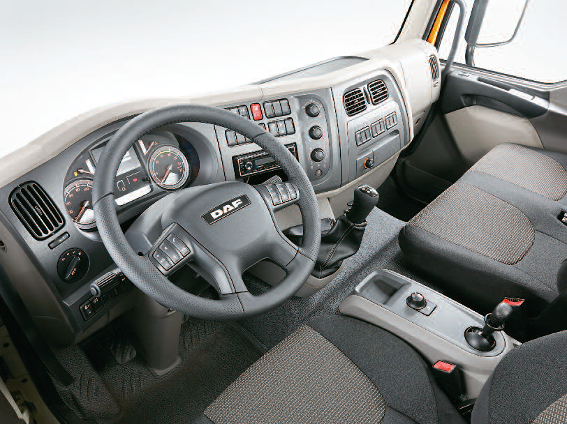pes-53-el-daf-lf-210-nuevo-diseno-03