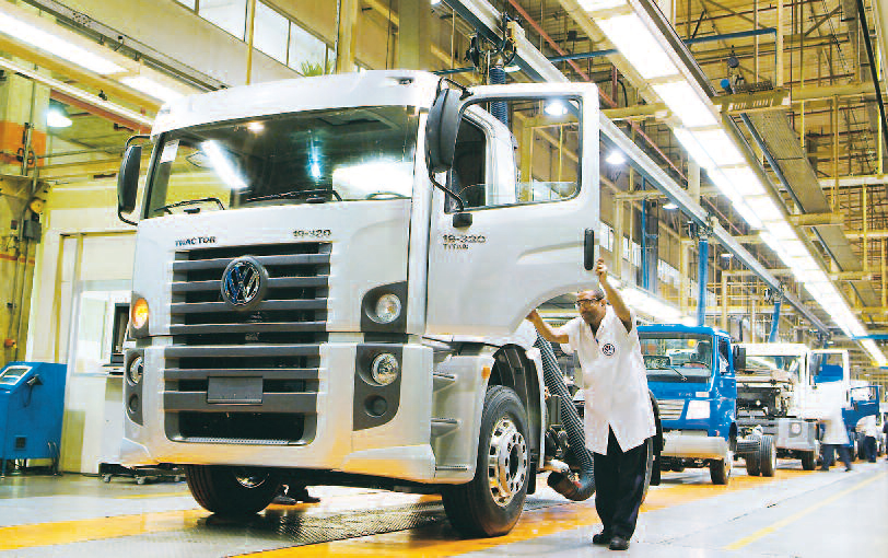 pes-53-el-nuevo-camion-volkswagen-contellation-31320-e-6x4-04