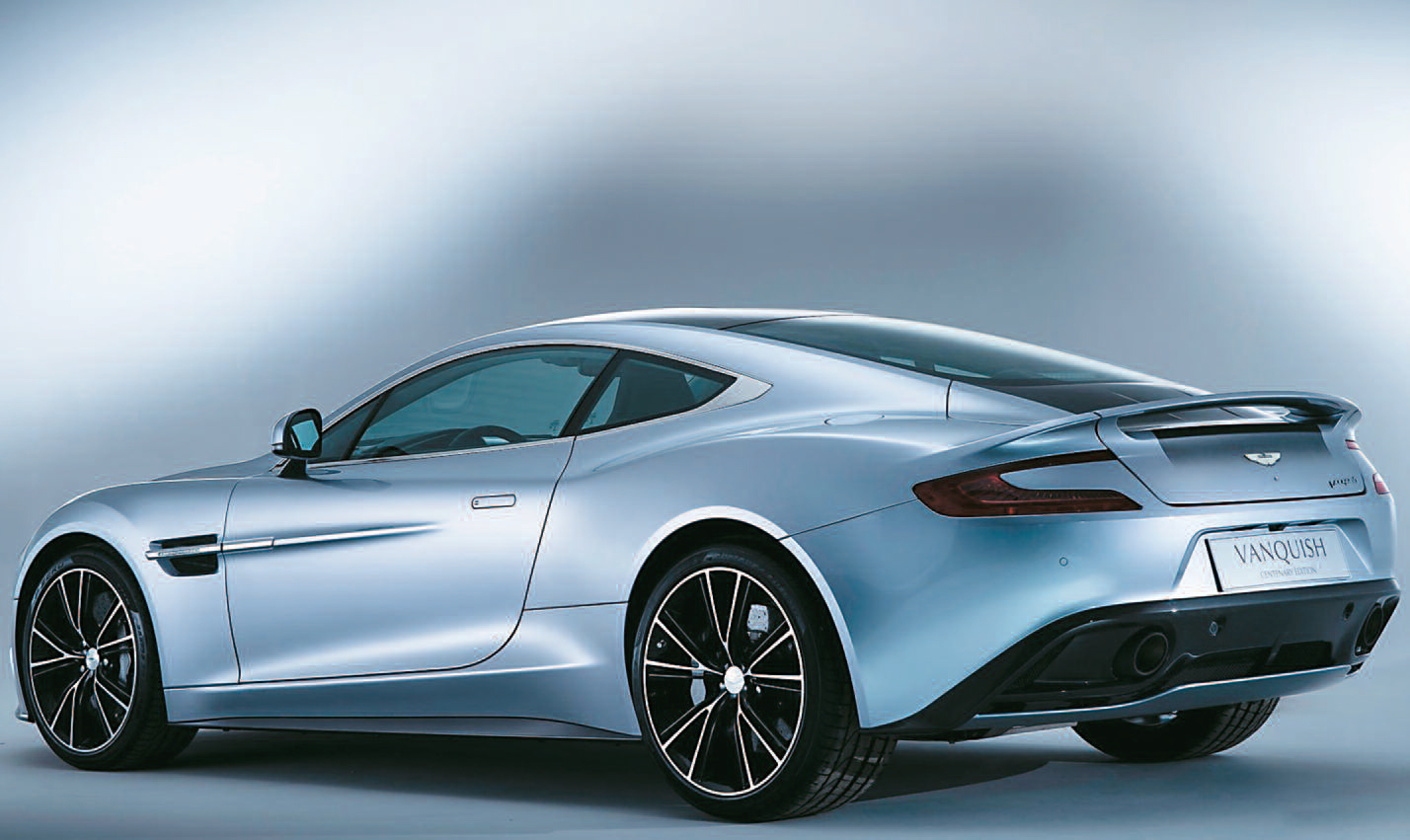 tap-154-aston-martin-vanquish-edicion-del-centenario-04
