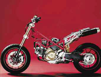 tap-192-la-ducati-hypermotard-796-03