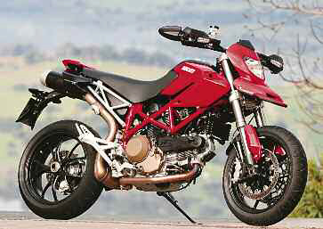 tap-192-la-ducati-hypermotard-796-04