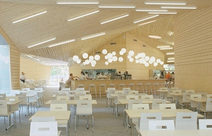 el-futuro-en-el-presente-estacion-de-servicio-en-viamala-suiza-02