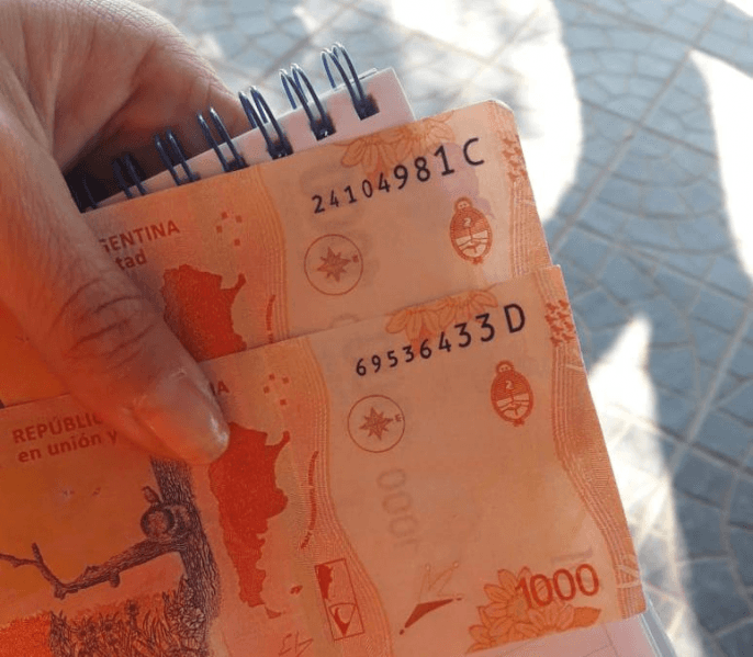 2019-03-27-circulan-por-las-estaciones-de-servicio-billetes-falsos-de-1000-3-03