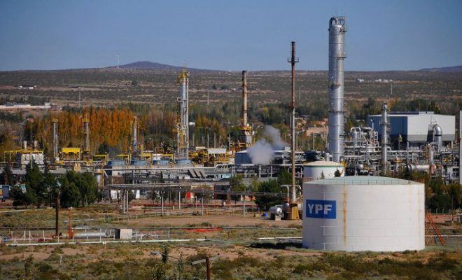 2019-04-25-el-complejo-industrial-la-plata-de-ypf-mejora-procesos-con-la-asistencia-del-inti-2-02