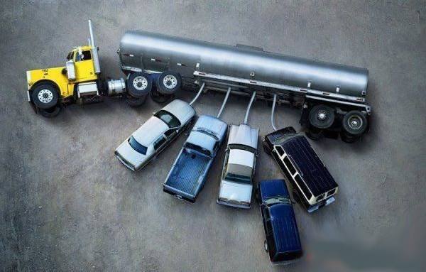 2019-08-21-el-gobierno-nacional-se-reunio-con-provincias-y-empresas-petroleras-por-el-congelamiento-de-los-combustibles-2-13