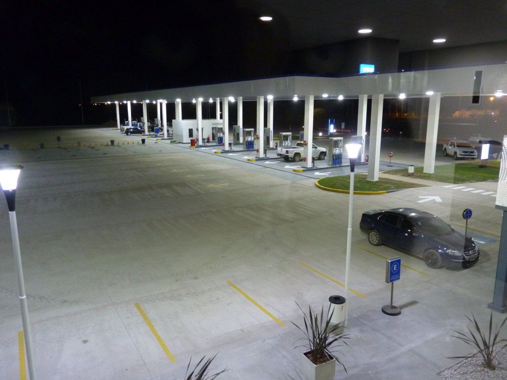 2019-07-23-la-primera-estacion-ypf-con-estacionamientos-solares-3-03