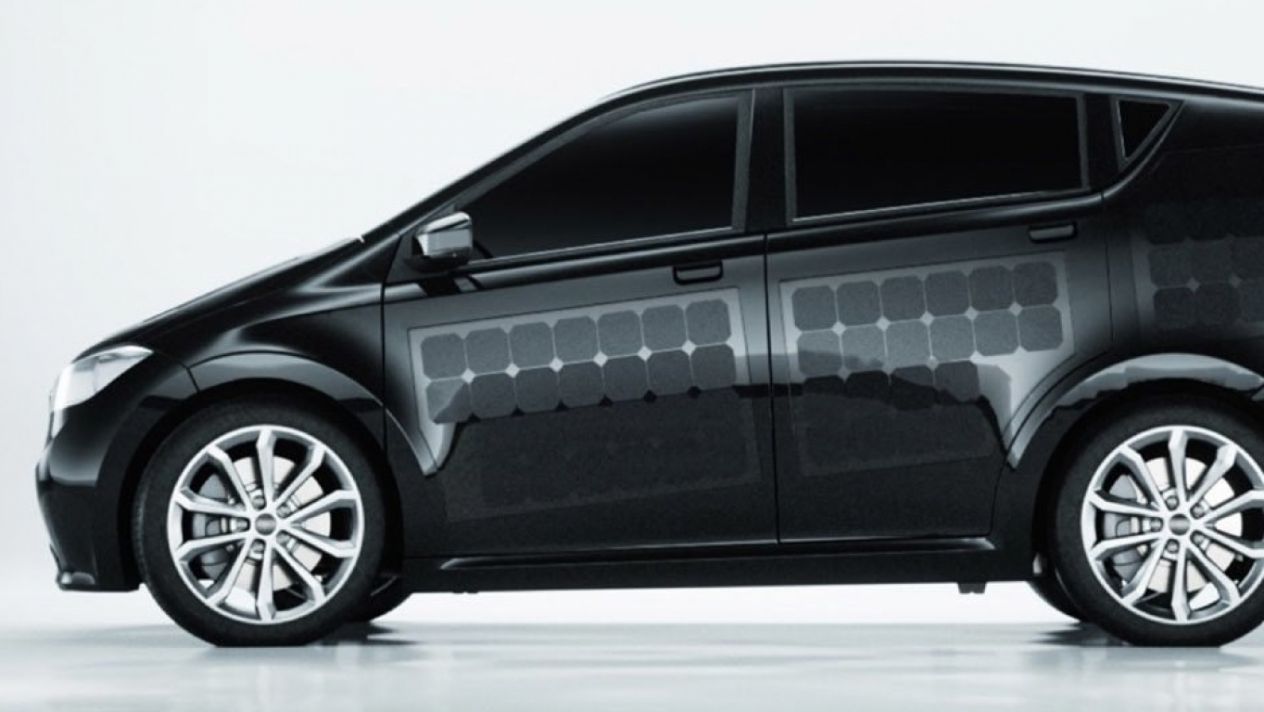 2018-08-24-un-automovil-que-se-carga-en-marcha-3-03