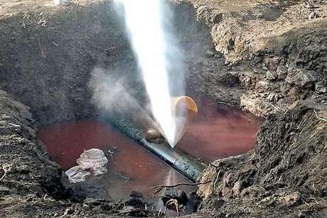 2019-02-01-llegan-las-pipas-para-distribuir-combustibles-3-03