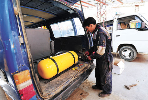 2019-03-22-el-25-del-parque-automotor-de-bolivia-opera-con-gas-natural-3-03