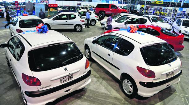 2019-04-26-cae-la-venta-de-autos-en-ecuador-y-su-industria-pierde-mercado-1-01