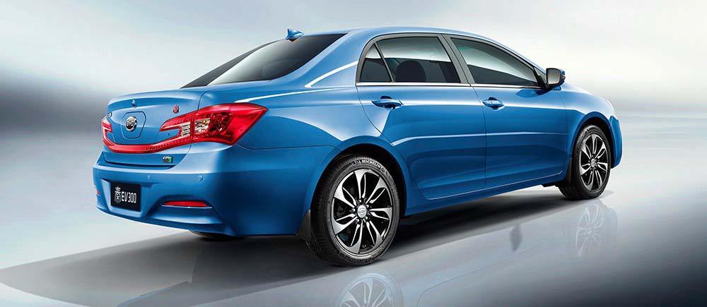 2019-04-26-gigantezca-automotriz-que-vende-mas-autos-electricos-que-tradicionales-4-04