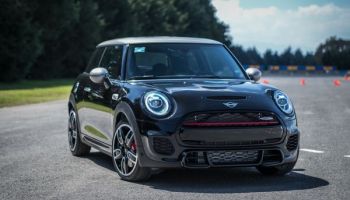 2019-06-07-el-buque-insignia-para-la-tecnologia-del-futuro-el-mini-electric-esta-listo-para-despegar-4-04