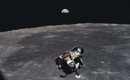 2019-07-26-space-oddity-la-sorprendente-historia-de-como-ford-ayudo-al-hombre-a-llegar-a-la-luna-5-05