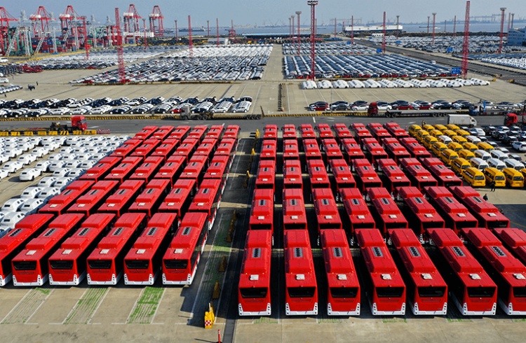 2019-08-09-otros-100-autobuses-electricos-a-chile-3-03