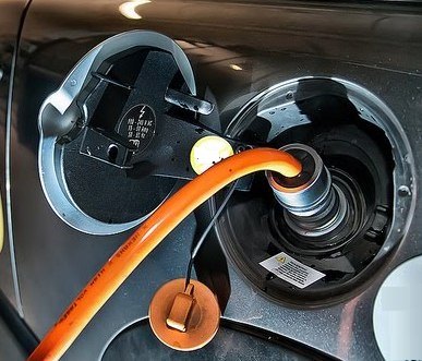 2019-09-20-bolivia-ya-ensambla-su-automovil-electrico-3-03