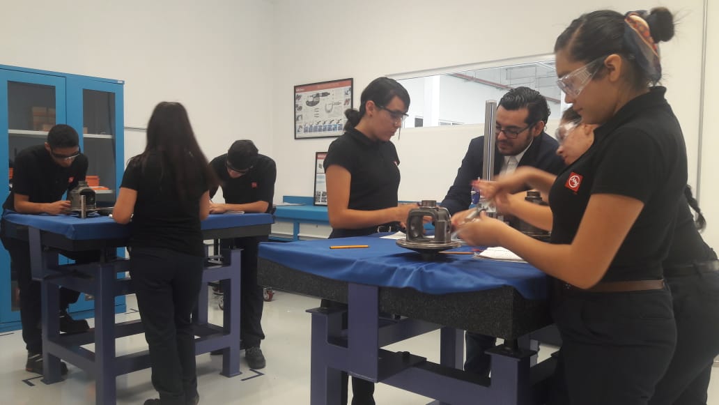 2019-09-20-impulsan-la-participacion-de-la-mujer-en-la-industria-automotriz-de-mexico-3-03