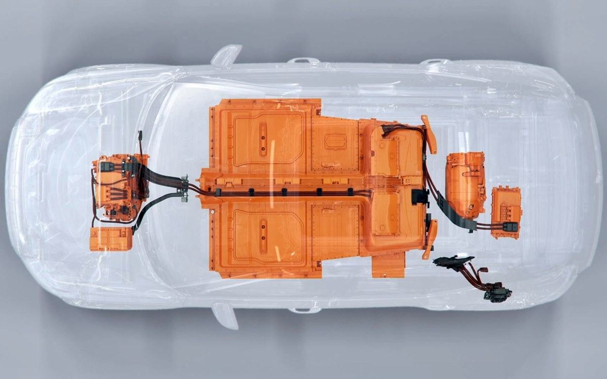 2019-10-04-el-primer-volvo-electrico-y-el-mas-seguro-de-la-histoira-2-02