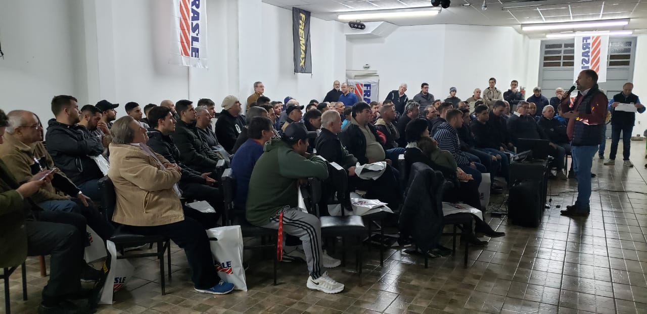 2019-07-26-charla-tecnica-de-fras-le-y-fremax-en-buswork-02