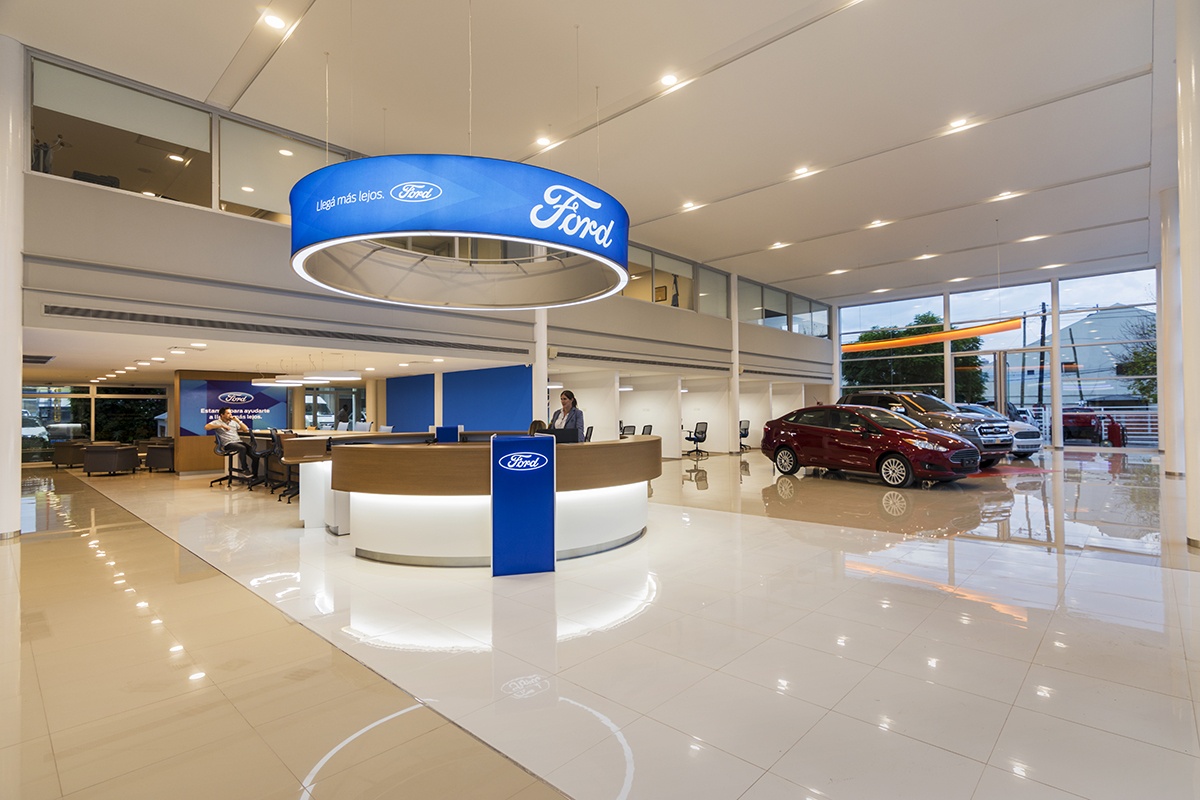 2018-06-01-la-ilustre-visita-llamada-ford-04