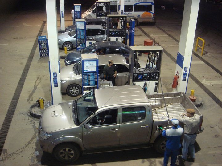 2018-07-20-los-sueldos-y-el-valor-del-litro-de-nafta-en-la-argentina-y-en-el-mundo-2-02