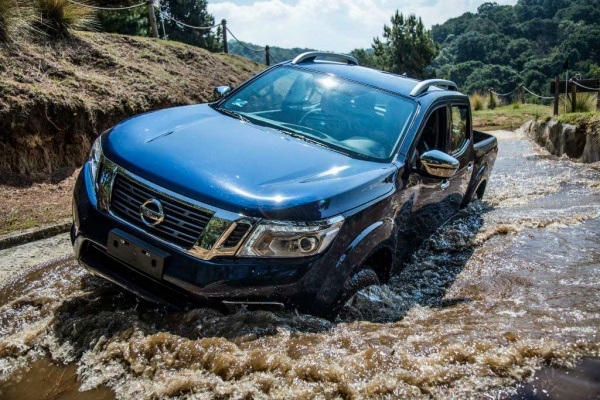 2018-09-28-antes-de-iniciar-su-produccion-la-pickup-frontier-de-nissan-recorrio-mas-de-200000-km-3-03