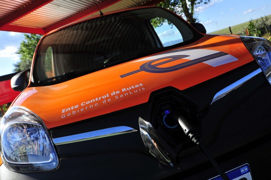 2018-11-30-san-luis-a-la-vanguardia-el-gobernador-alberto-rodriguez-saa-inauguro-la-primera-ruta-electrica-del-pais-3-03