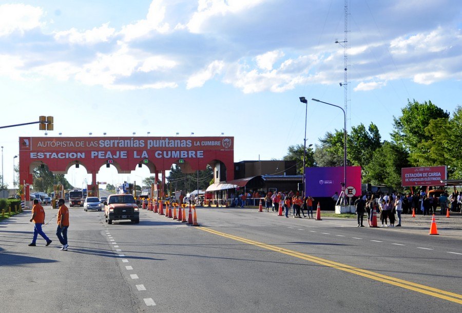 2018-11-30-san-luis-a-la-vanguardia-el-gobernador-alberto-rodriguez-saa-inauguro-la-primera-ruta-electrica-del-pais-4-04