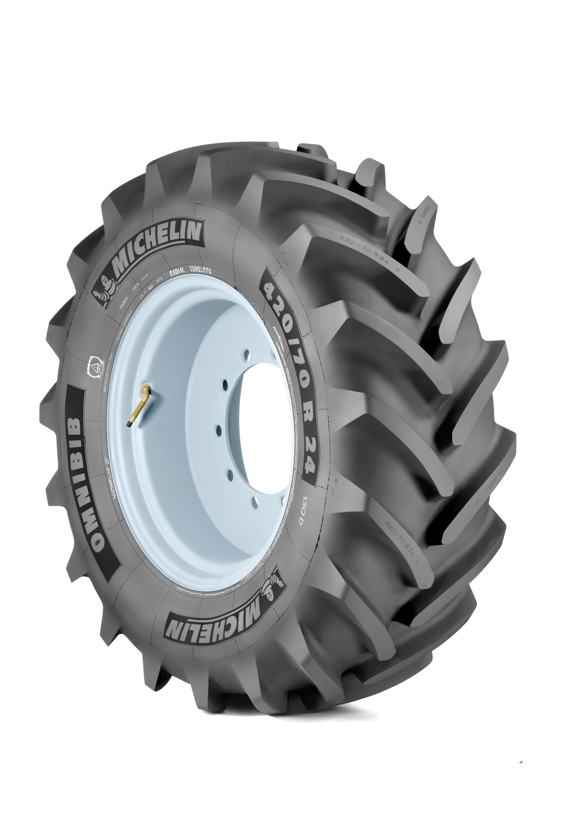 2019-03-22-productividad-sobre-ruedas-los-neumaticos-radiales-michelin-se-lucieron-en-expoagro-2-03