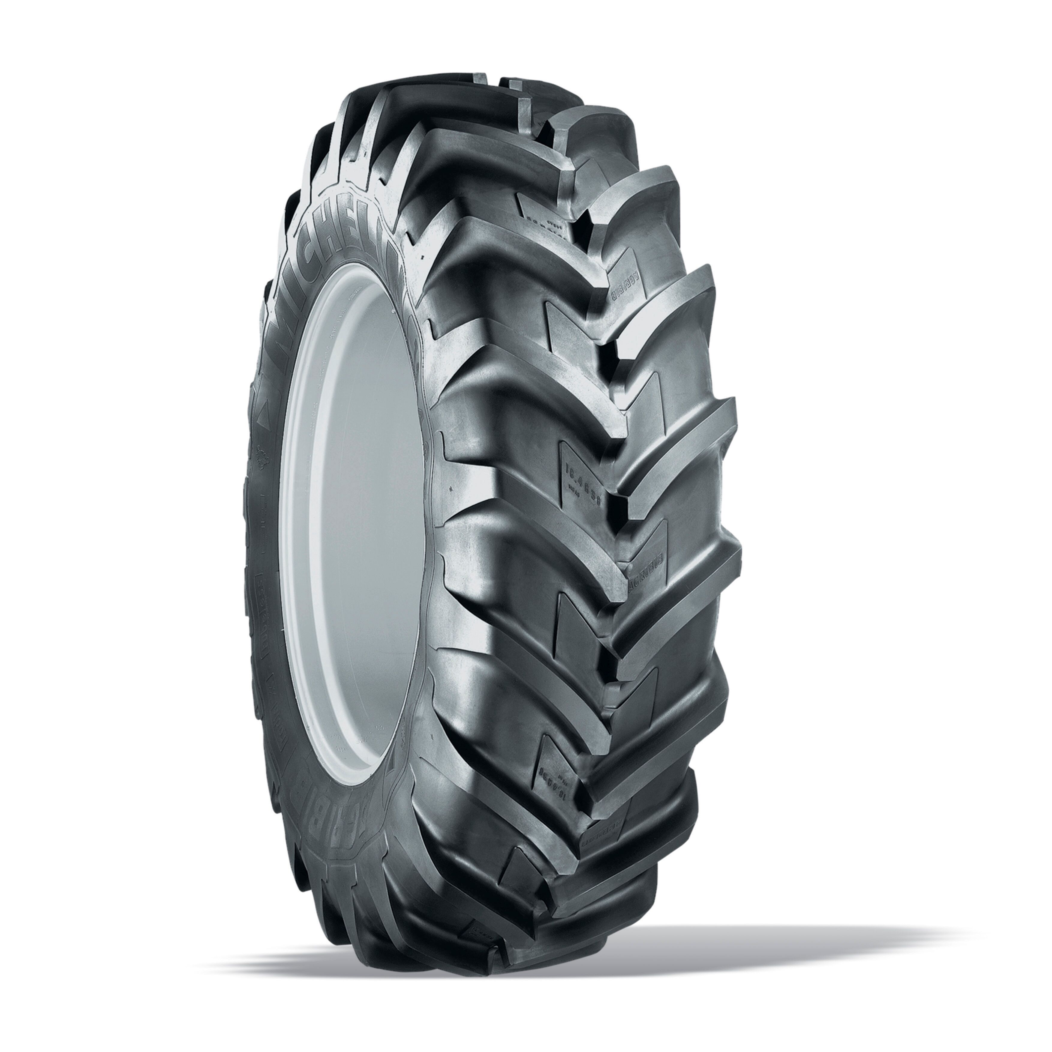 2019-03-22-productividad-sobre-ruedas-los-neumaticos-radiales-michelin-se-lucieron-en-expoagro-3-04