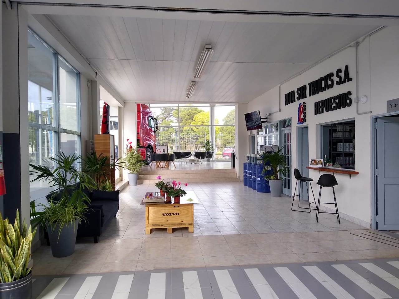 2019-06-21-volvo-inaugura-un-nuevo-punto-de-venta-y-servicio-en-mar-del-plata-rts-mdq-02