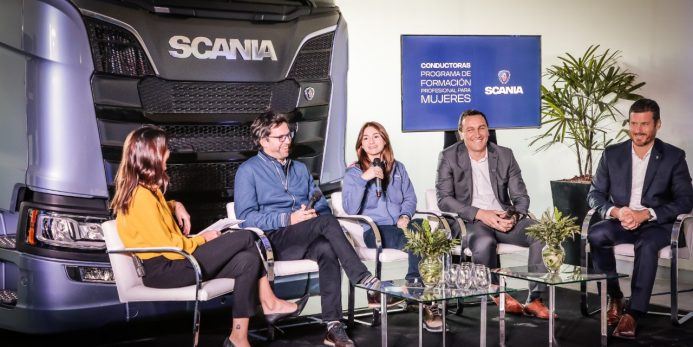 2019-07-12-scania-presento-conductoras-el-prograde-formacion-para-mujeres-3-03