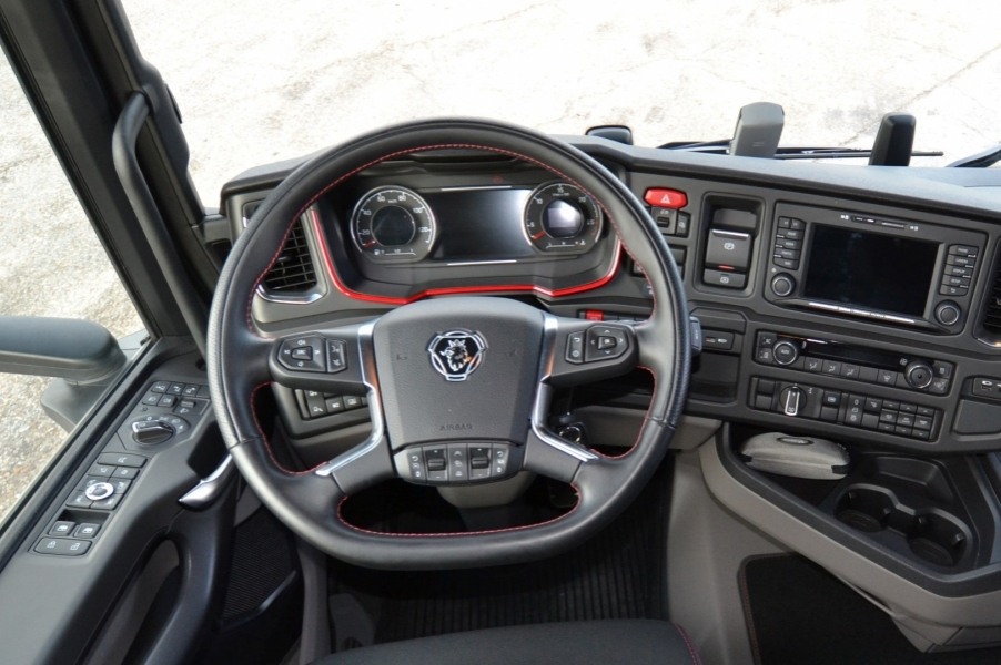 2019-09-13-motor-v8-de-scania-50-aos-4-04