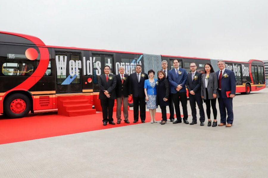 2019-09-27-el-autobus-electrico-mas-largo-del-mundo-2-02