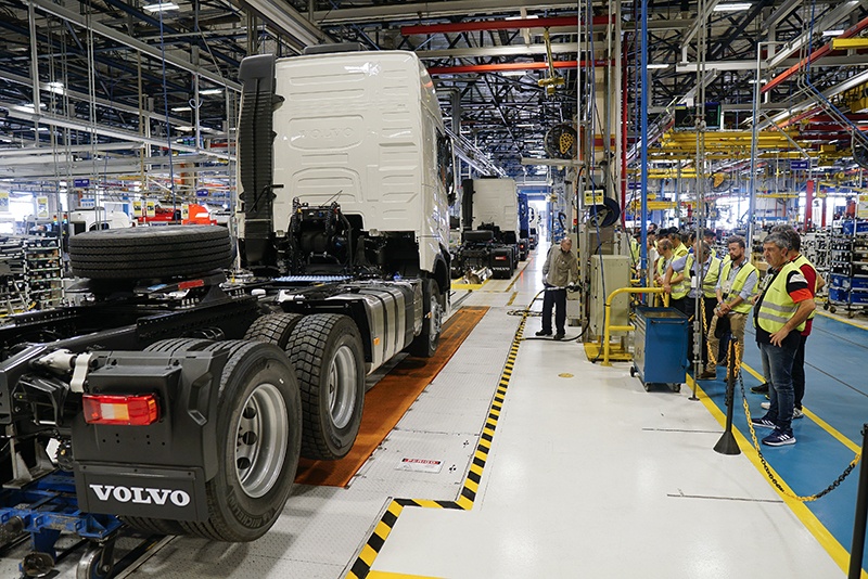 2019-10-04-productores-argentinos-visitaron-la-planta-de-camiones-volvo-en-brasil-2-02